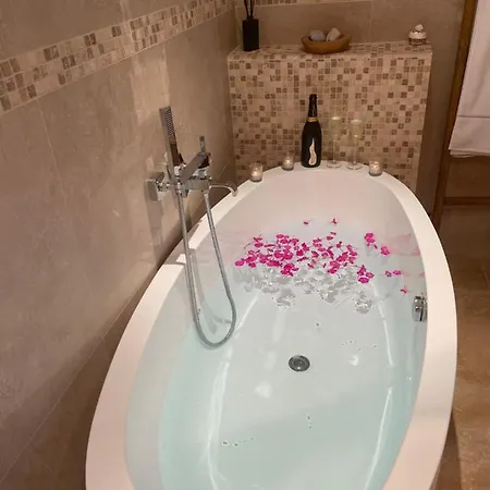 Fig&olive Luxury One Bedroom Boutique In Pachna Case de vacanță Limassol