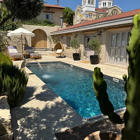 Fig&olive Luxury One Bedroom Boutique In Pachna Case de vacanță